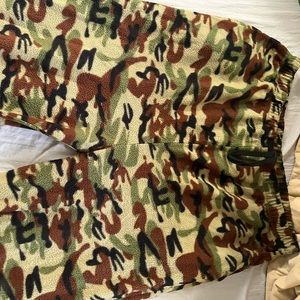 Camo pajama pants, very soft, has a jaw string.